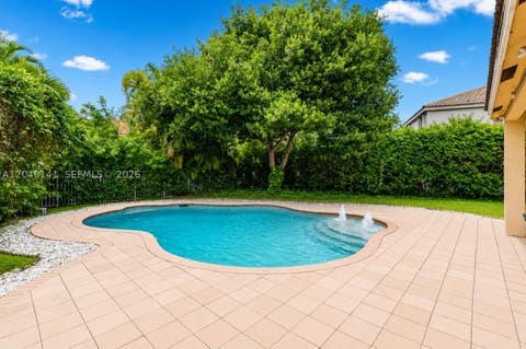 Tiny photo for 4228 Laurel Ridge Cir, Weston, FL 33331 (MLS # A12040141)