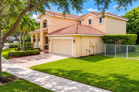 Tiny photo for 4228 Laurel Ridge Cir, Weston, FL 33331 (MLS # A12040141)