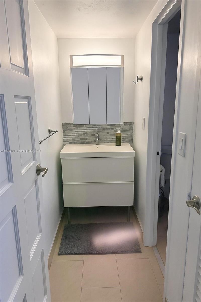 TRITON TOWER CONDO - Residential Lease