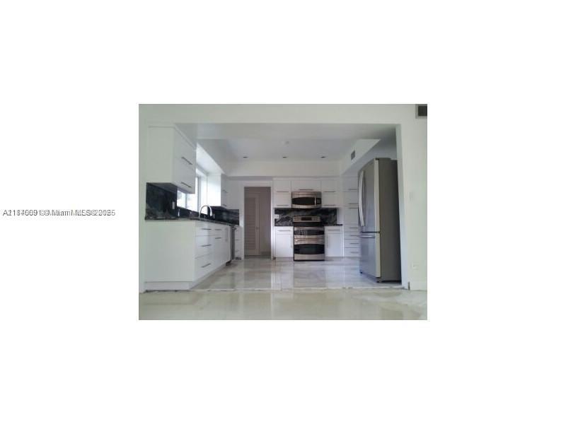 1100 N Shore Dr 0