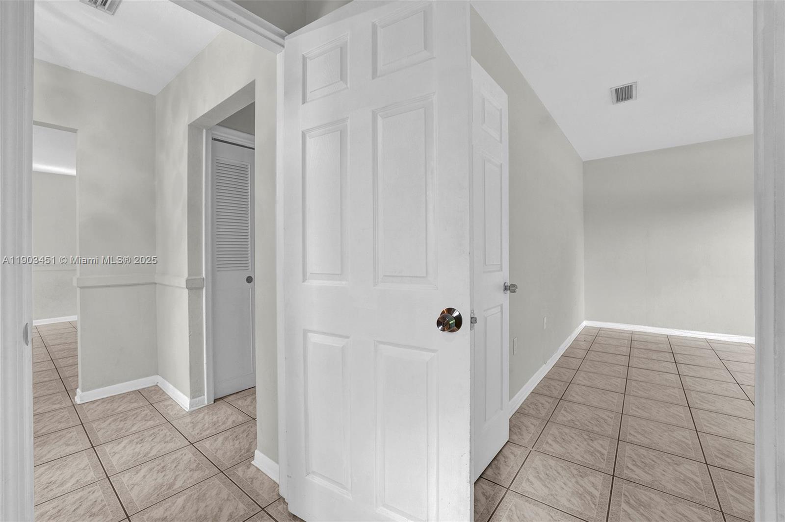 SUNILAND ESTATES - Residential Lease