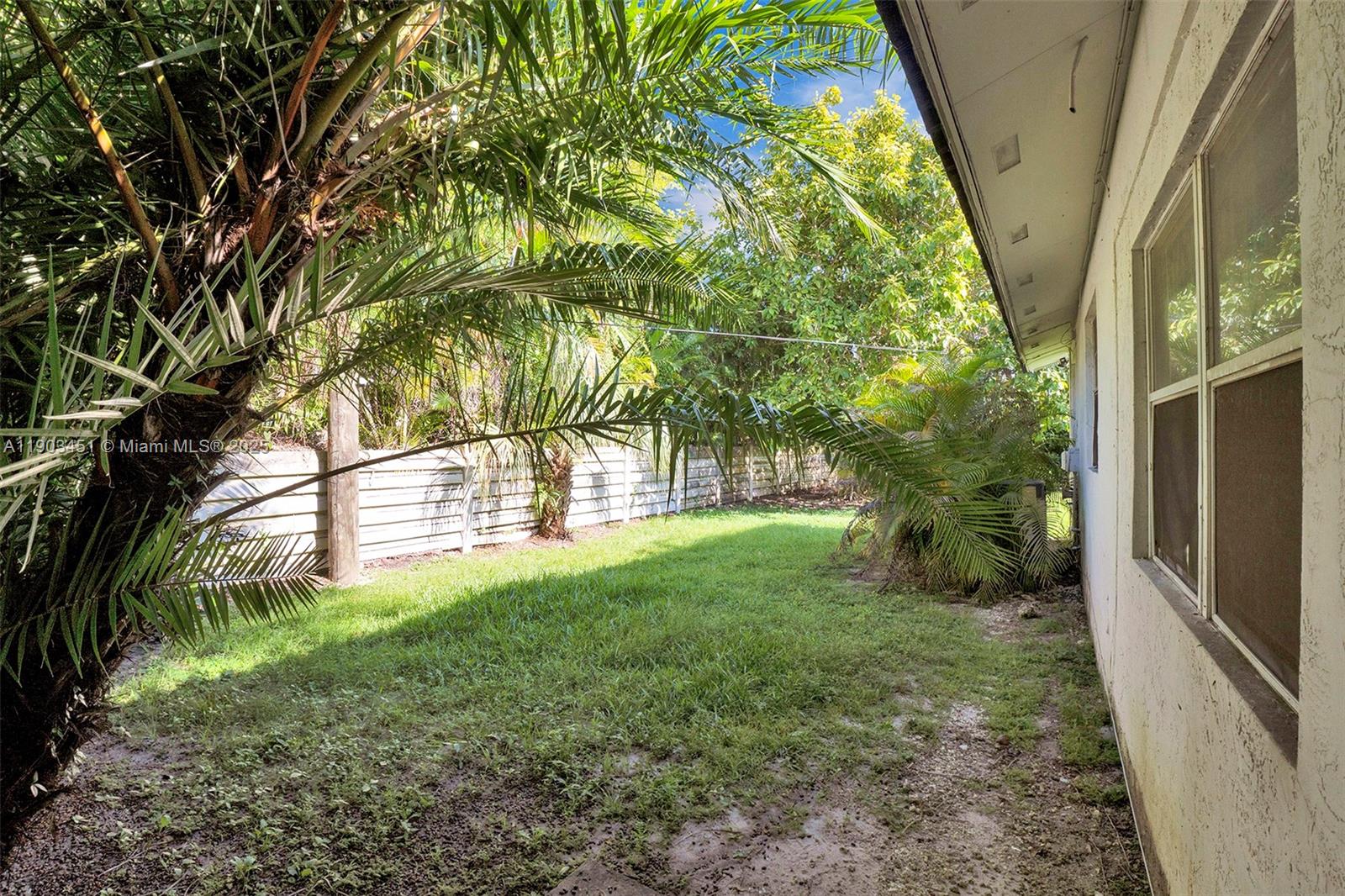 SUNILAND ESTATES - Residential Lease