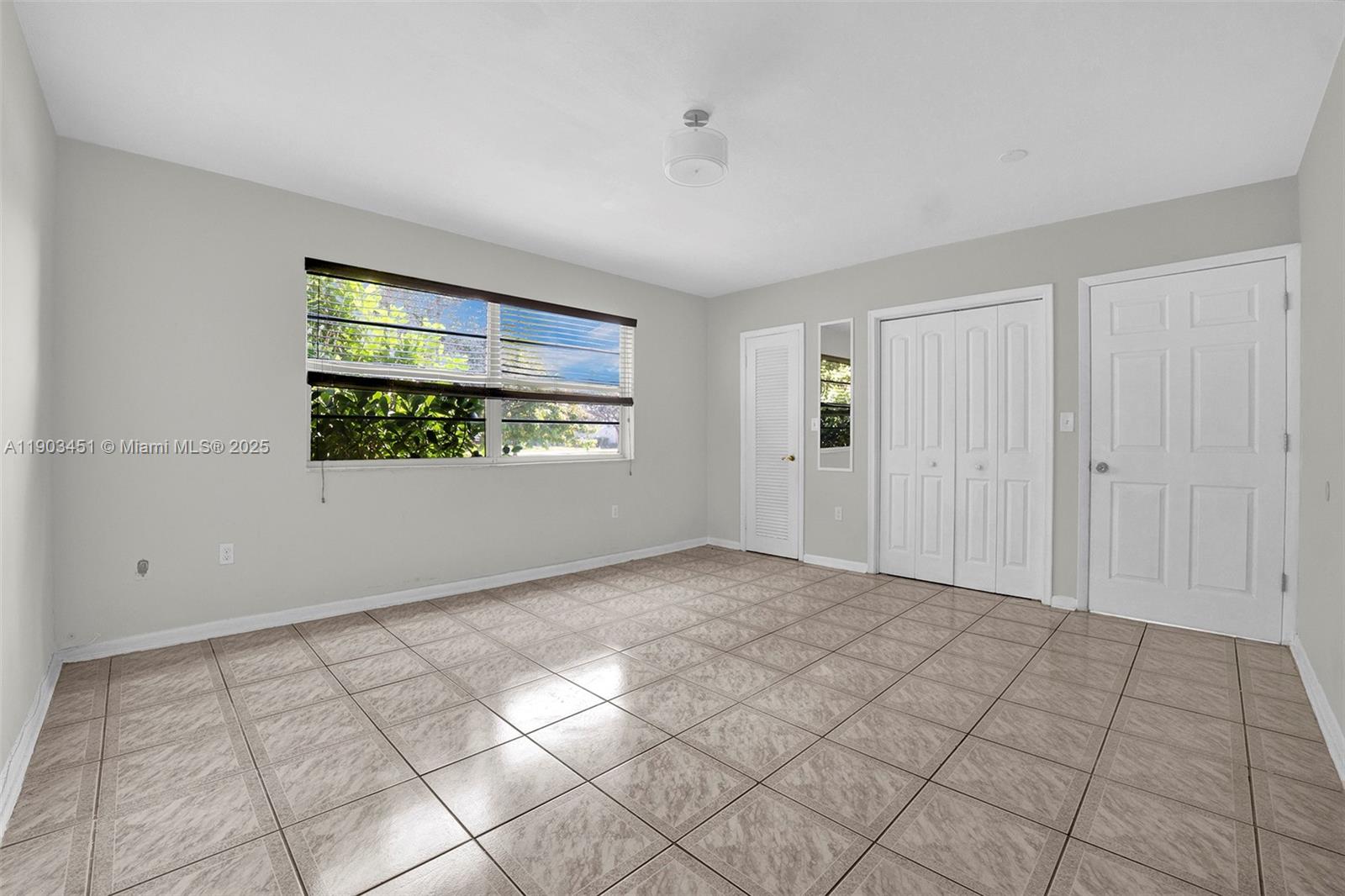 SUNILAND ESTATES - Residential Lease