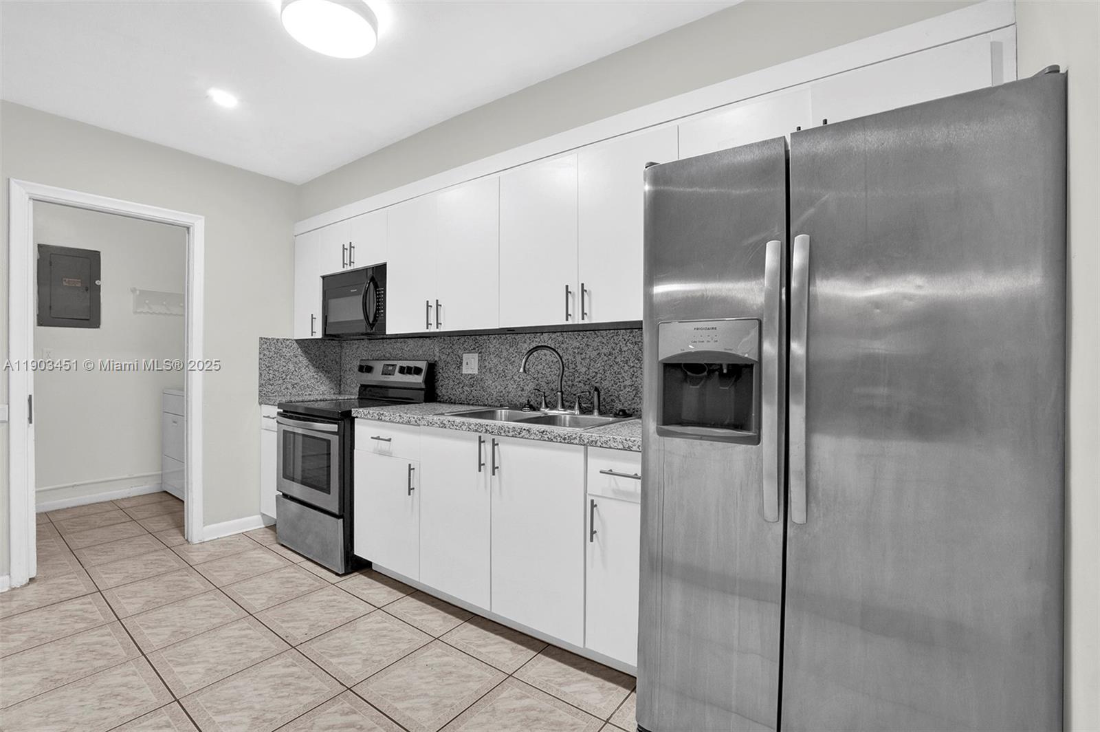 SUNILAND ESTATES - Residential Lease