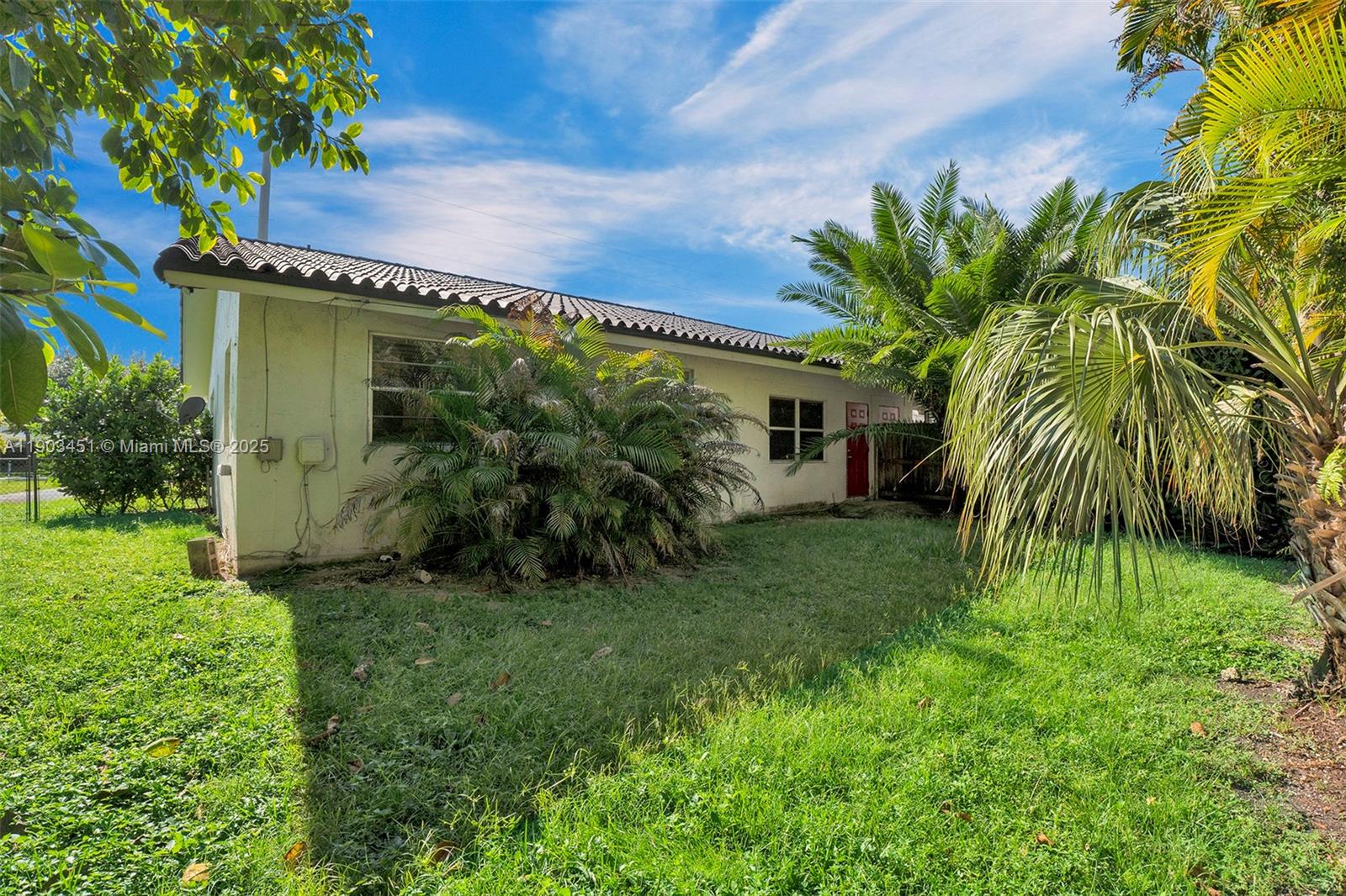 SUNILAND ESTATES - Residential Lease