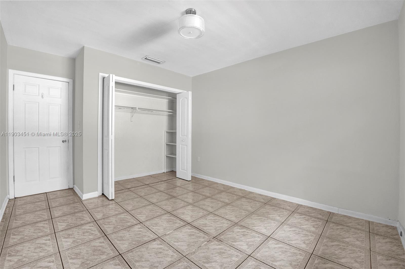 SUNILAND ESTATES - Residential Lease