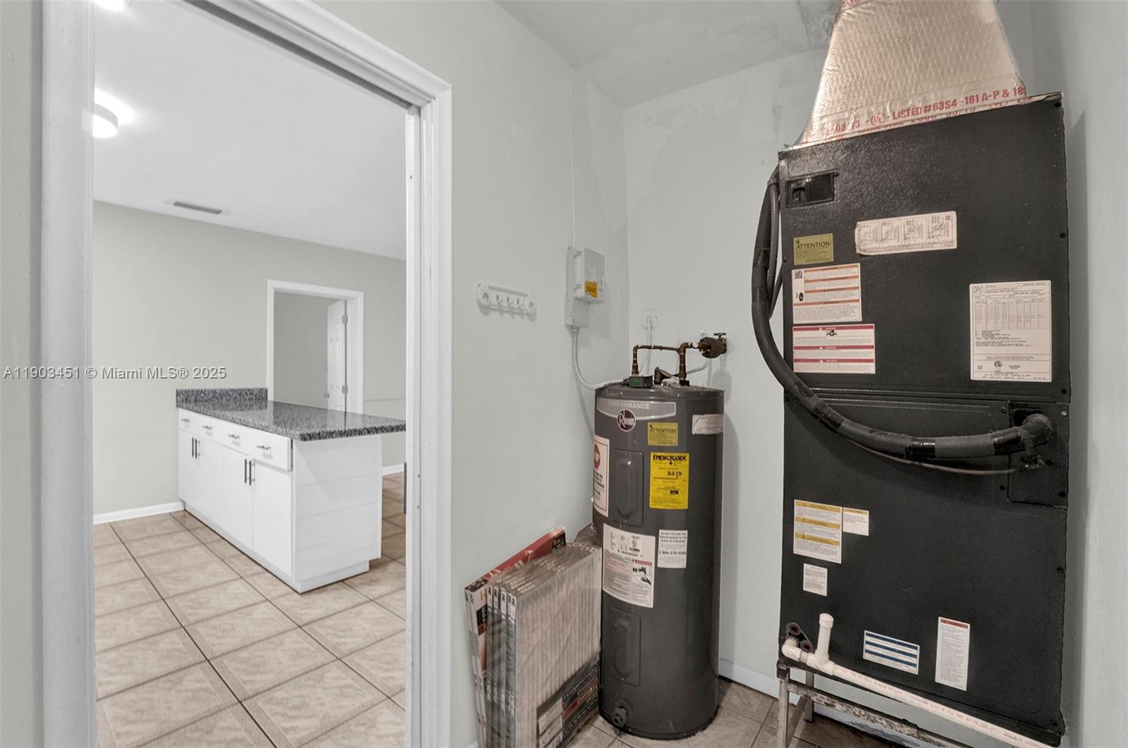 SUNILAND ESTATES - Residential Lease