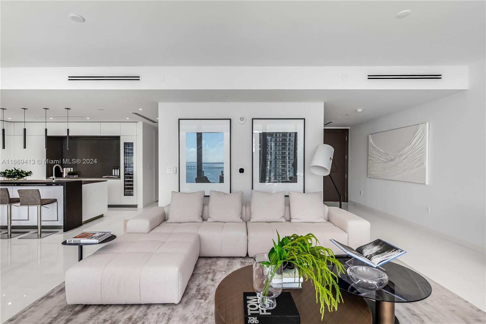 ASTON MARTIN RESIDENCES - Residential