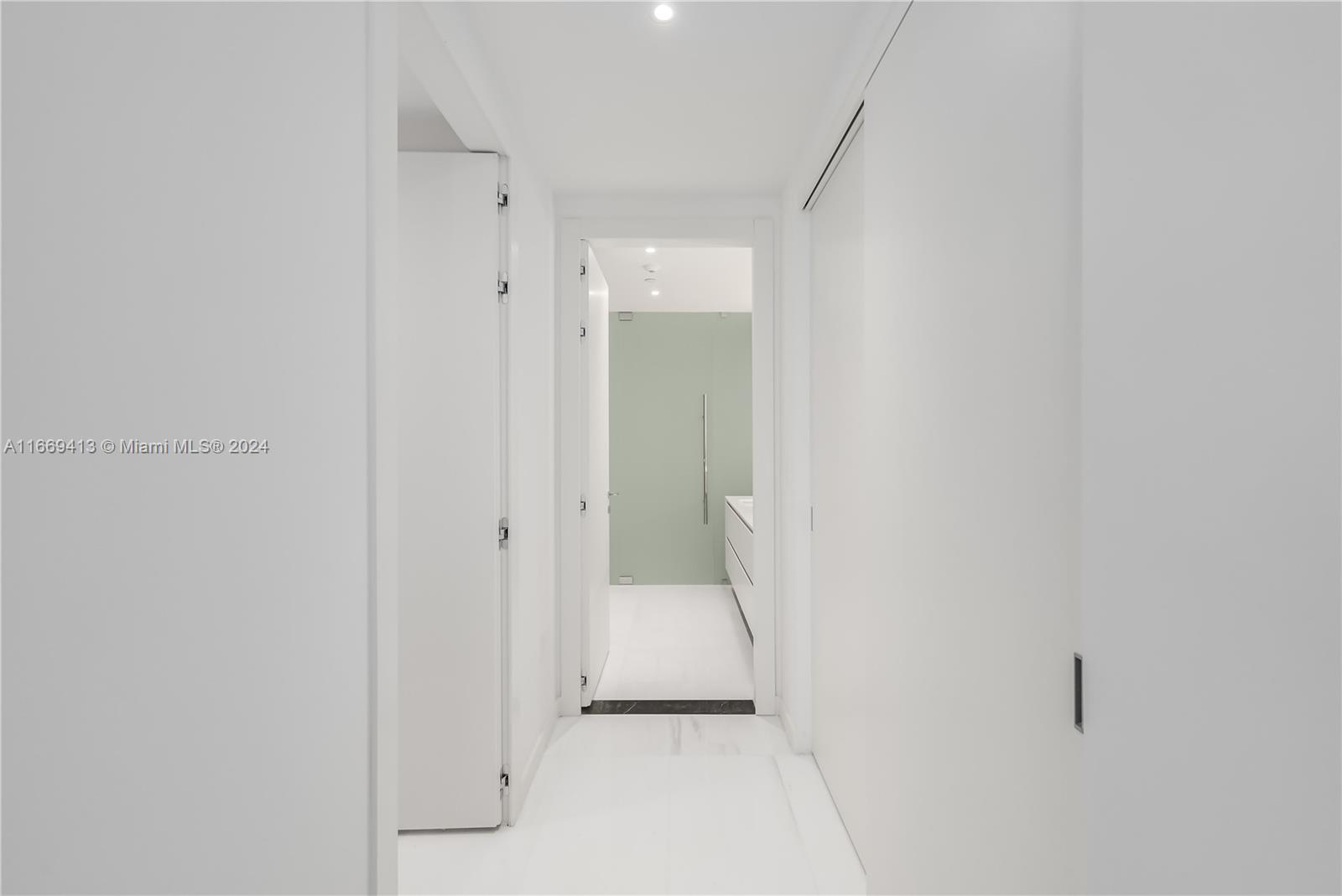 ASTON MARTIN RESIDENCES - Residential