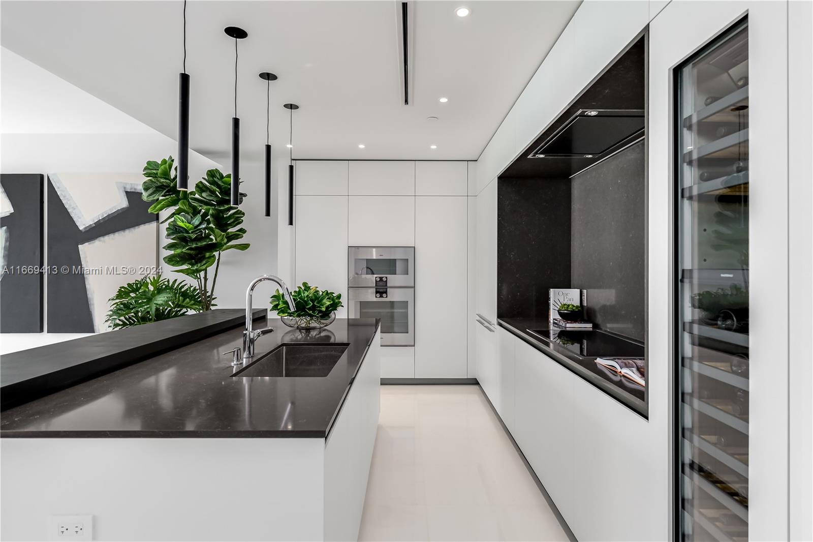 ASTON MARTIN RESIDENCES - Residential