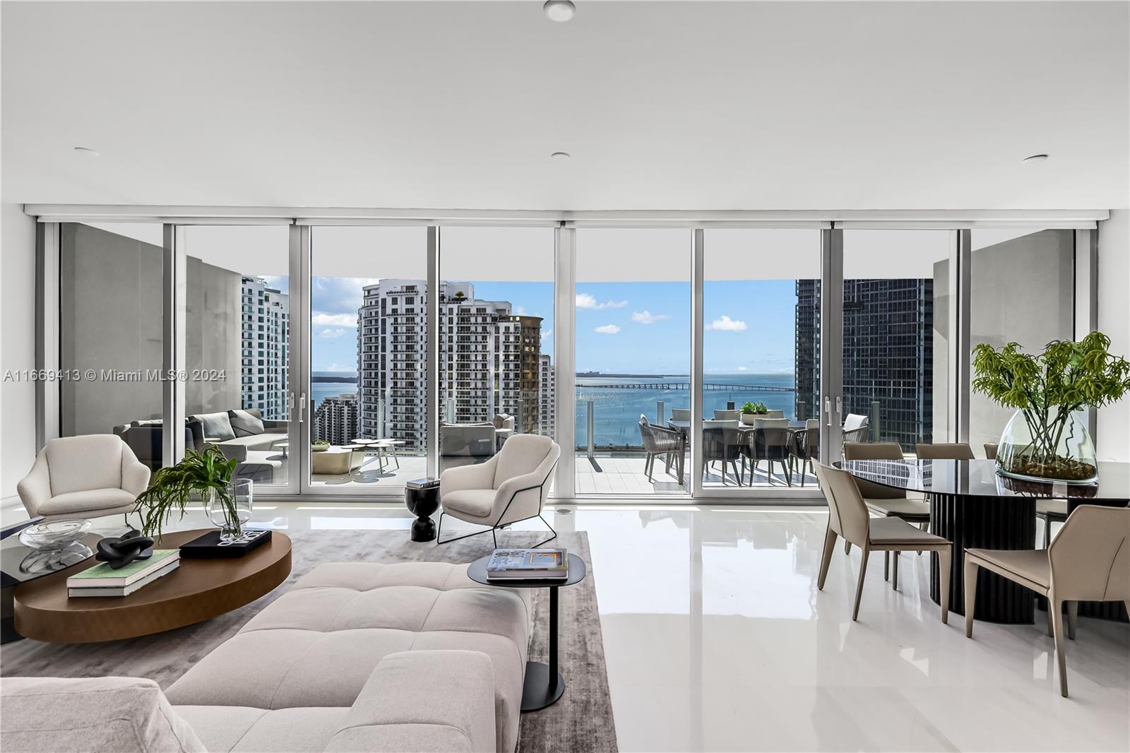 ASTON MARTIN RESIDENCES - Residential