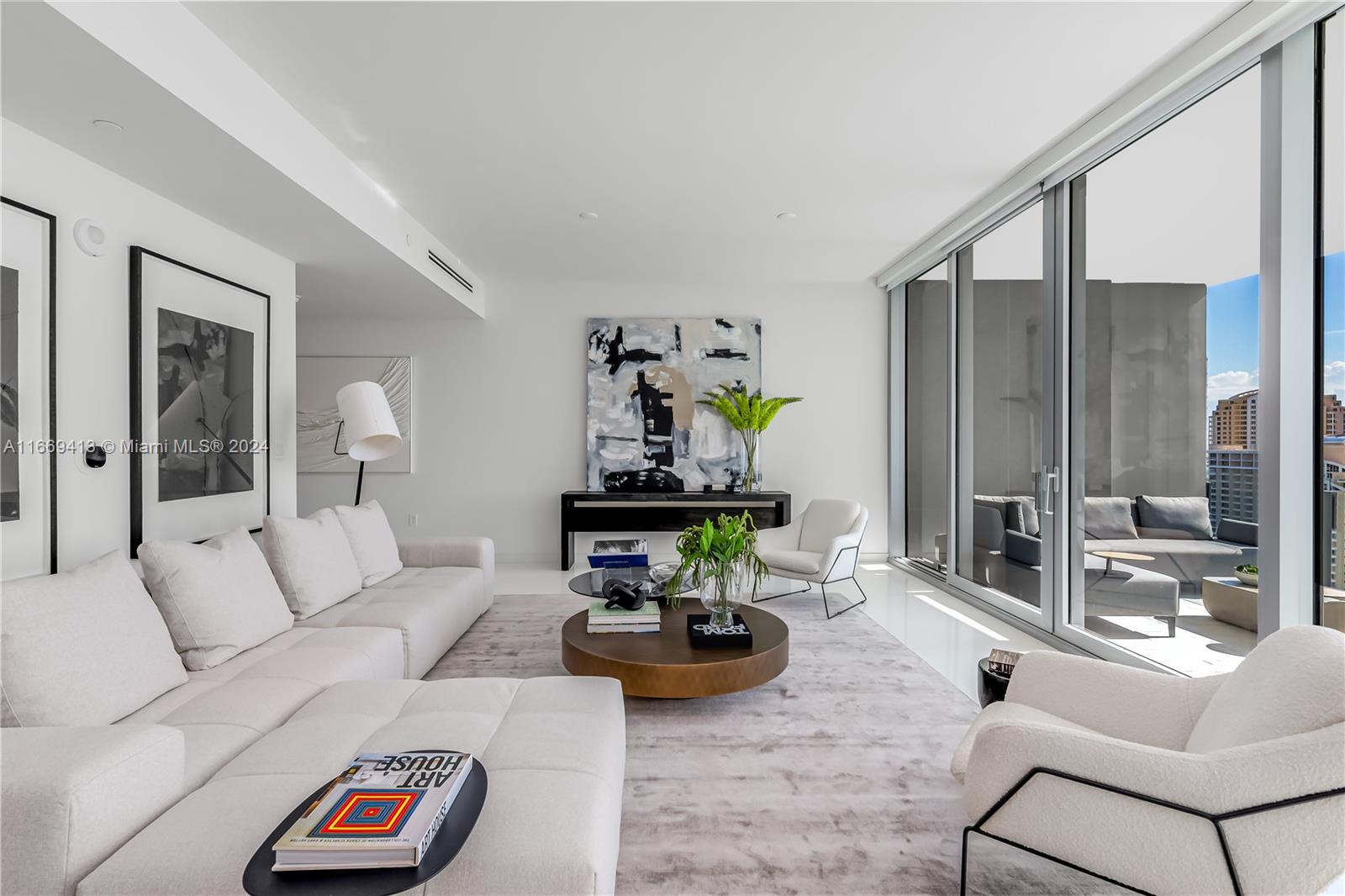 ASTON MARTIN RESIDENCES - Residential