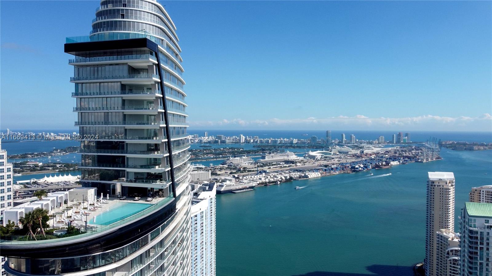 ASTON MARTIN RESIDENCES - Residential