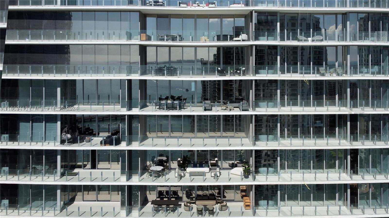 ASTON MARTIN RESIDENCES - Residential