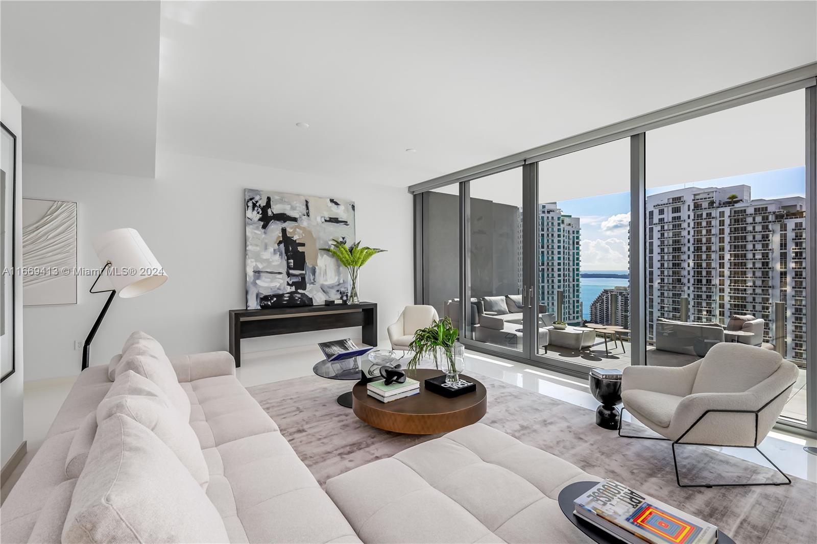 ASTON MARTIN RESIDENCES - Residential