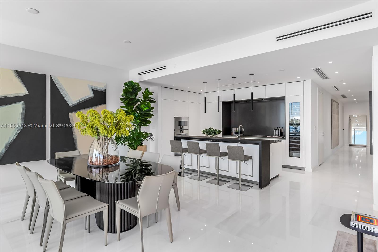 ASTON MARTIN RESIDENCES - Residential