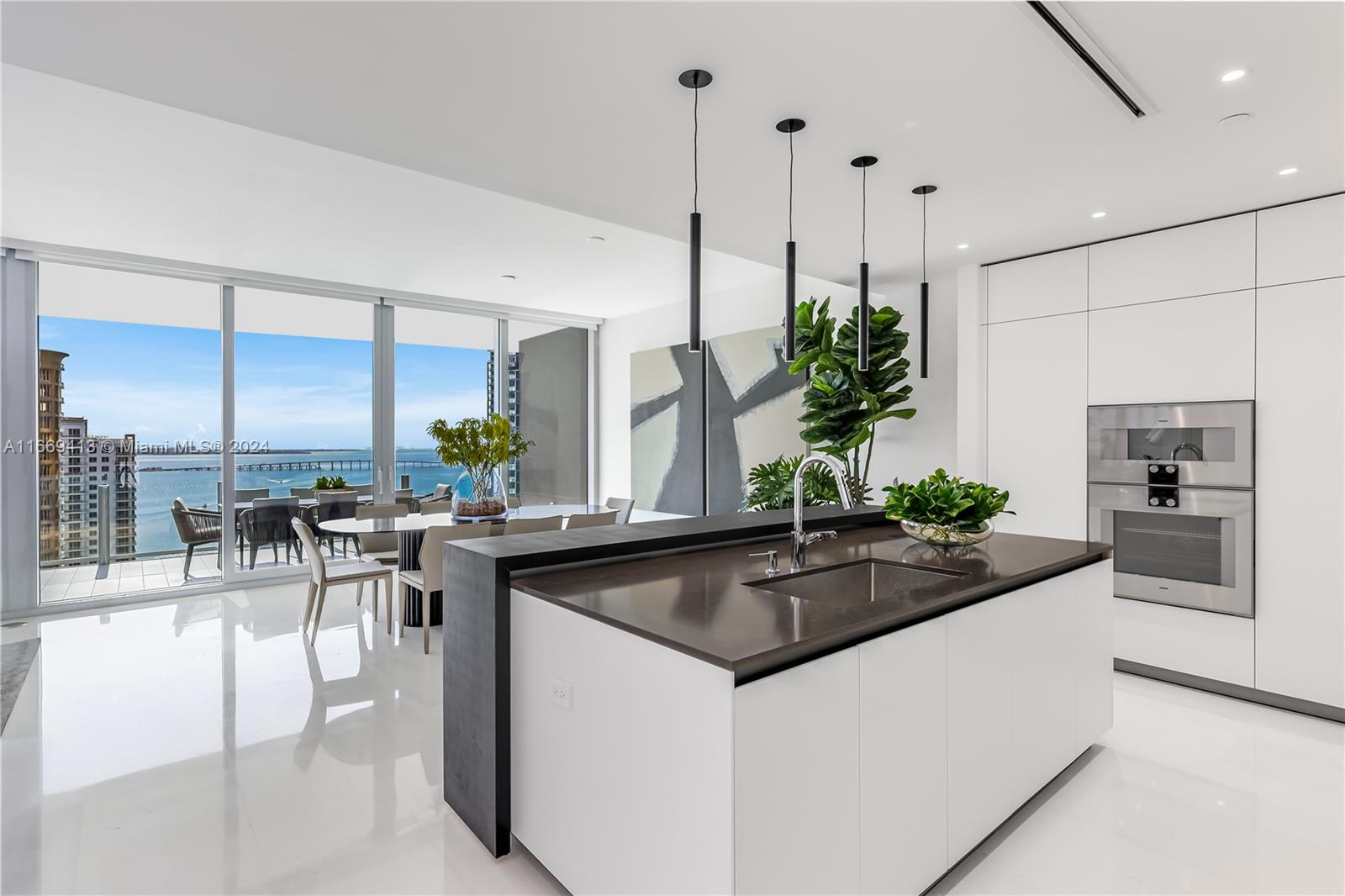 ASTON MARTIN RESIDENCES - Residential