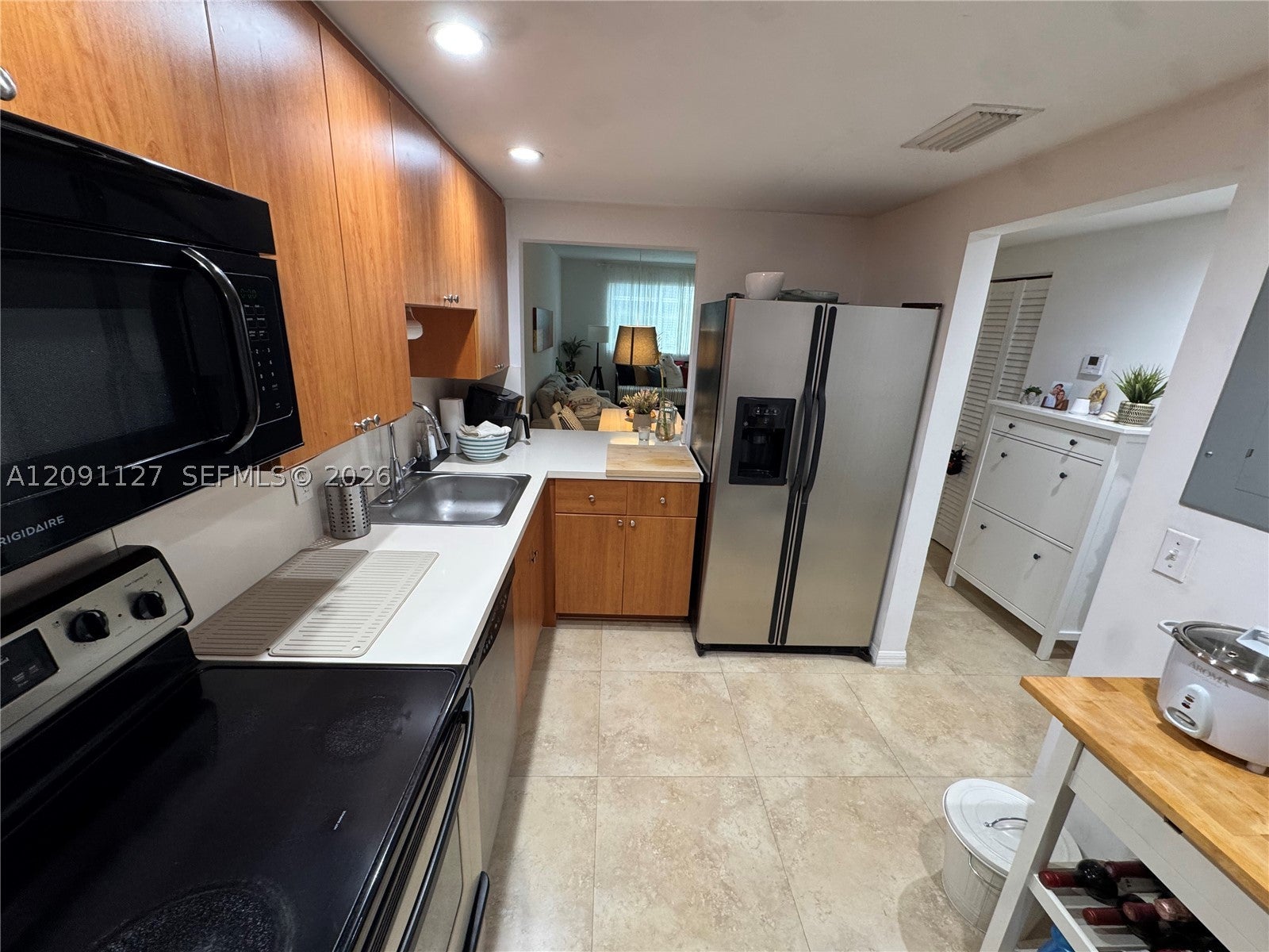 240 Galen Dr 103