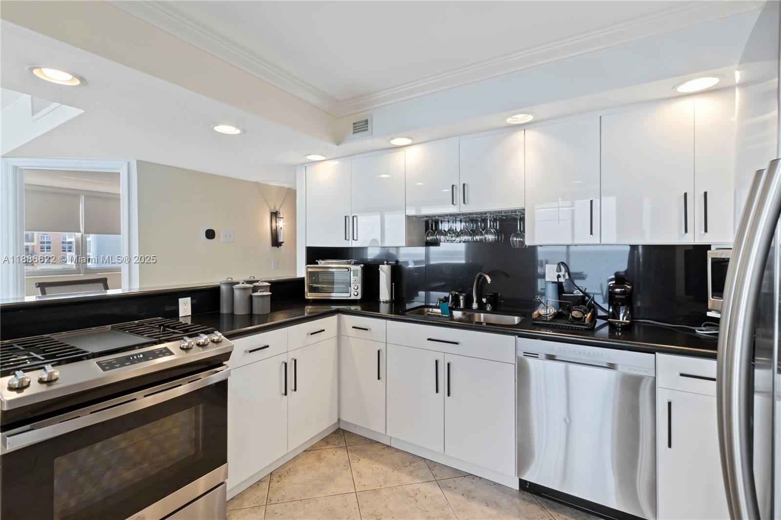 PARKER PLAZA CONDO ESTATE - Residential Lease