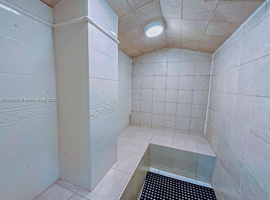 PARKER PLAZA CONDO ESTATE - Residential Lease
