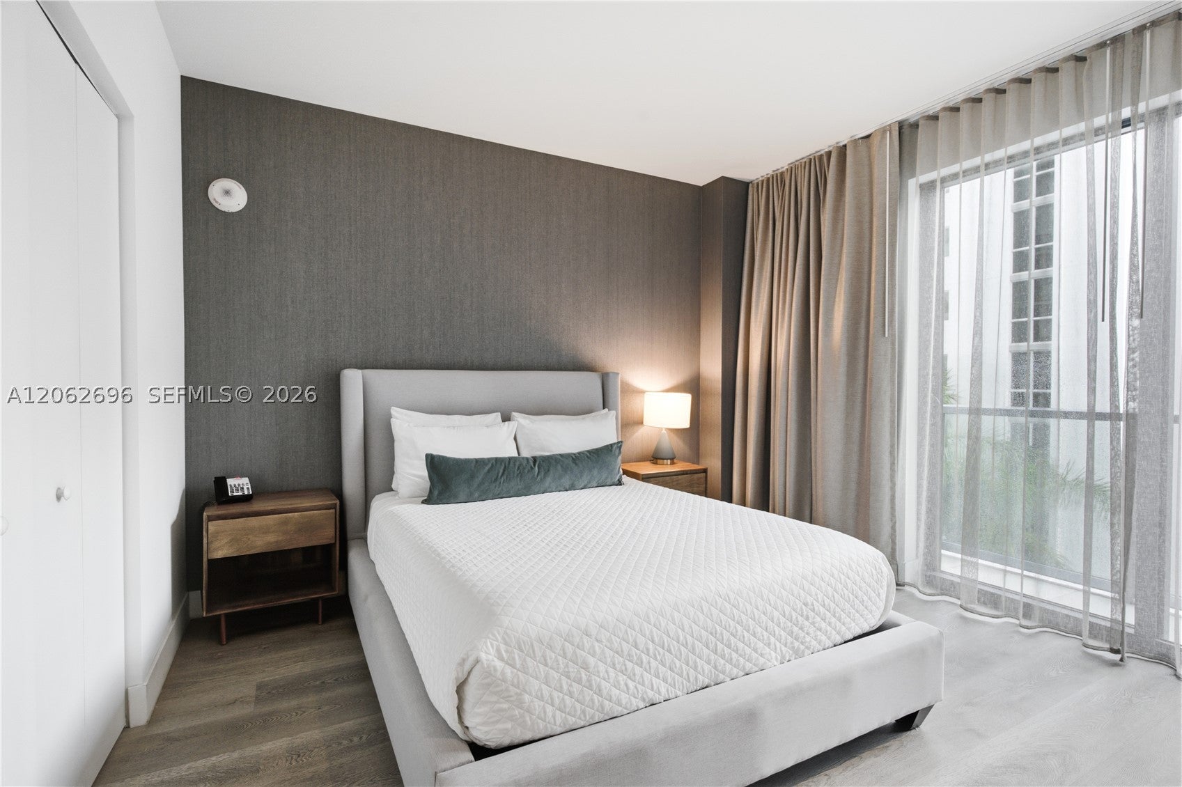 229 SW 9th St 405
