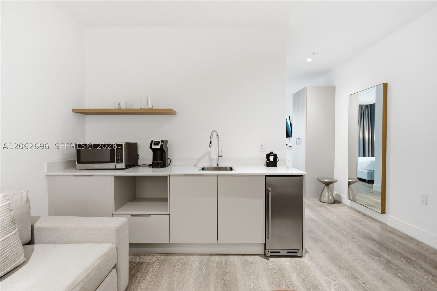 229 SW 9th St 405