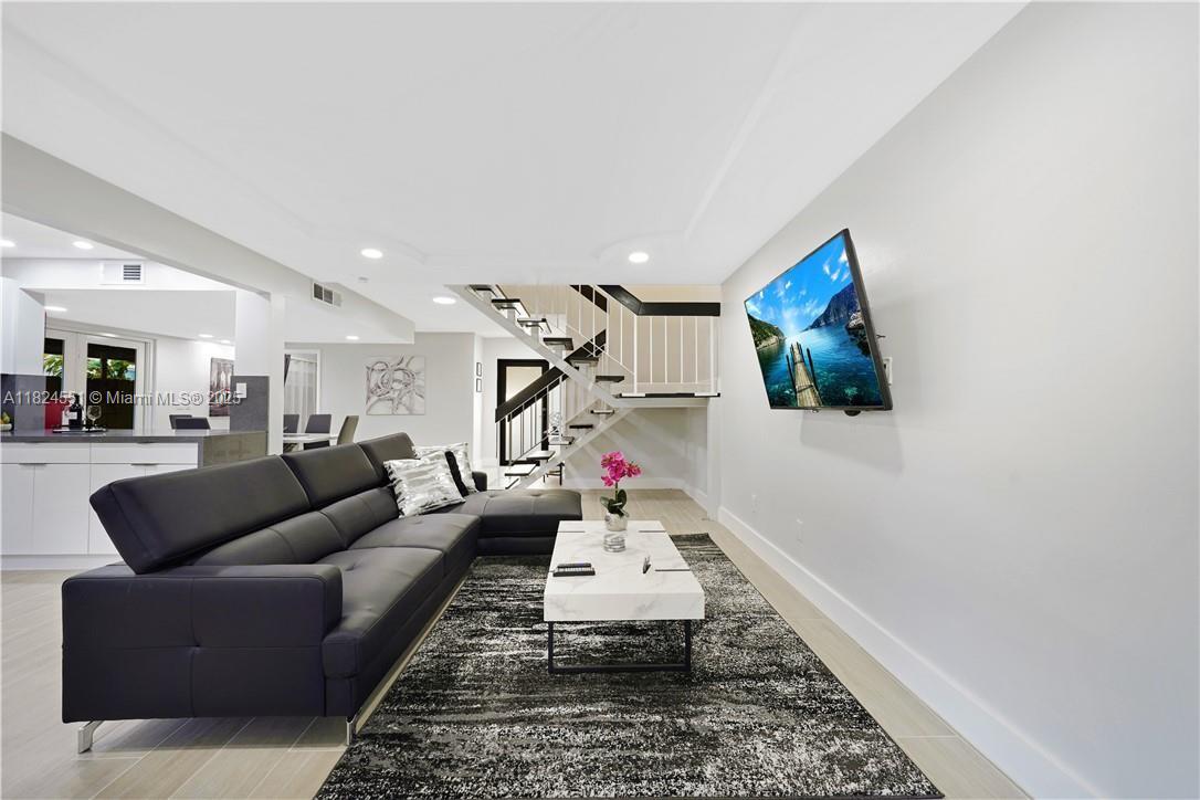 PUEBLO DEL SOL SEC 3 - Residential Lease