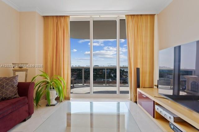 SOLIMAR CONDO - Residential