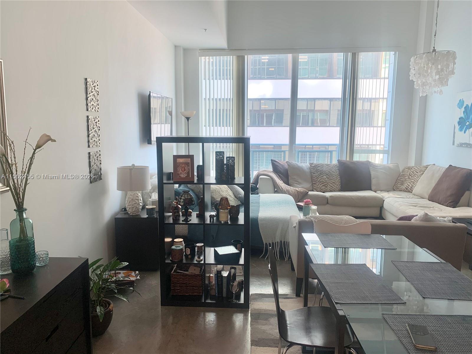 Studio in Downtown Miami with open layout, concrete floors, high ceilings and washer/dryer inside unit. Ample closet space, 1 assigned parking space and a large storage unit included. Great location walking distance to metro mover, Whole Foods, restaurants and shopping. Steps from Bayfront Park, Bayside and the Kaseya Center. Vizcayne has some of the best amenities in Miami. 3 large pools, state-of-the-art fitness center, conference room, business center, theater, 24 hour front desk, valet and security.