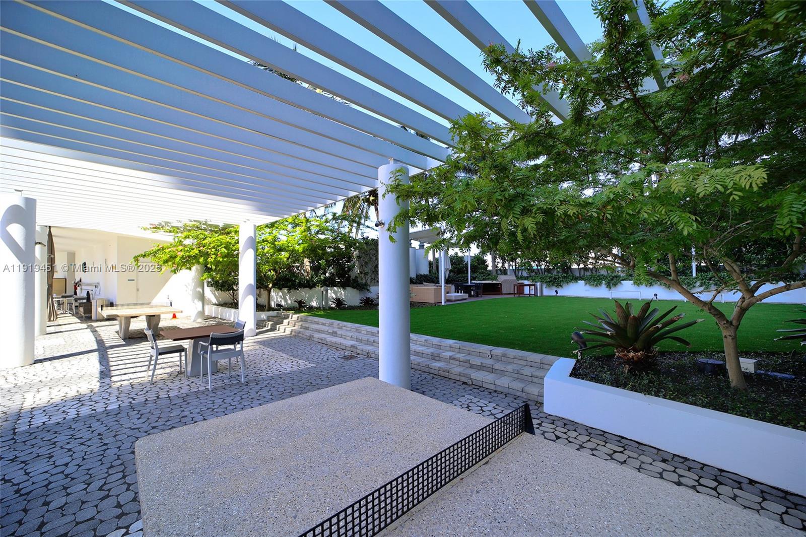 PARAMOUNT BAY CONDO - Residential