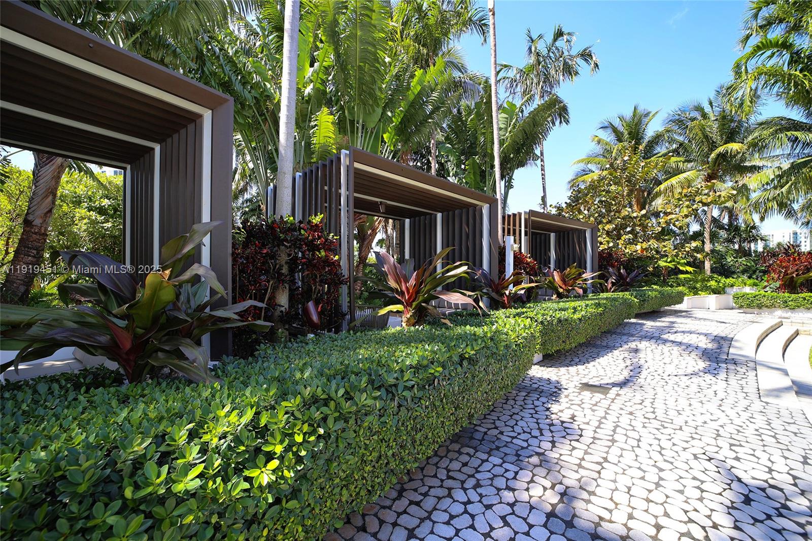 PARAMOUNT BAY CONDO - Residential