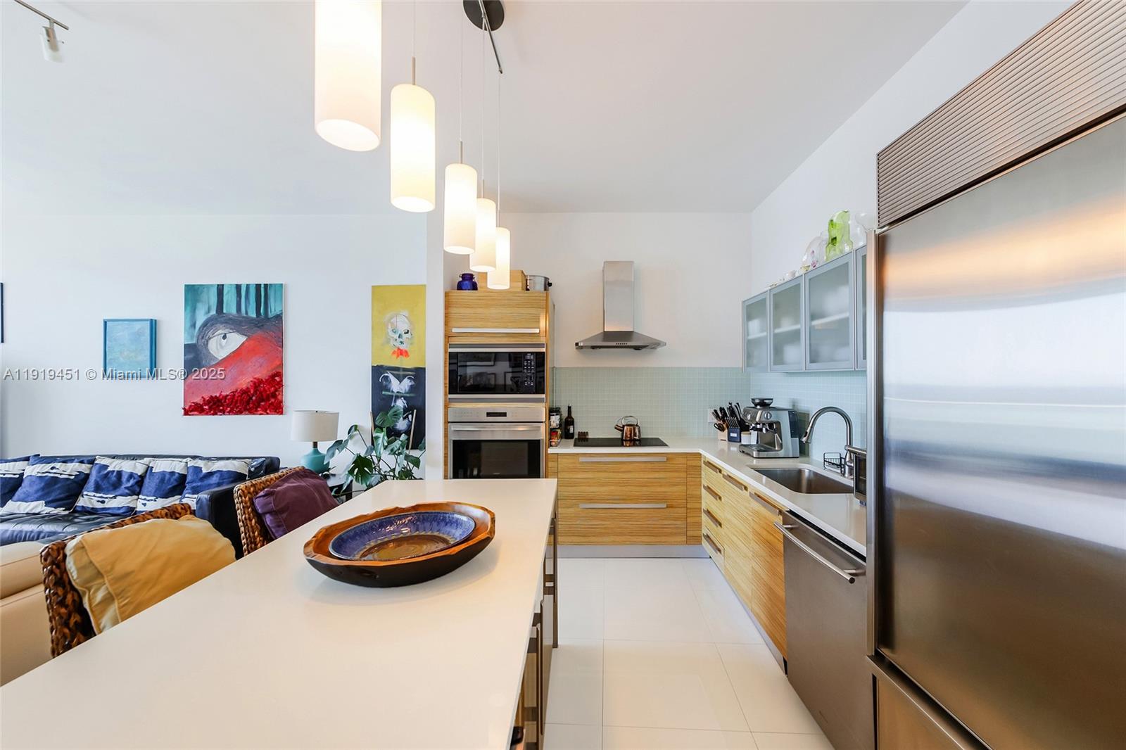 PARAMOUNT BAY CONDO - Residential