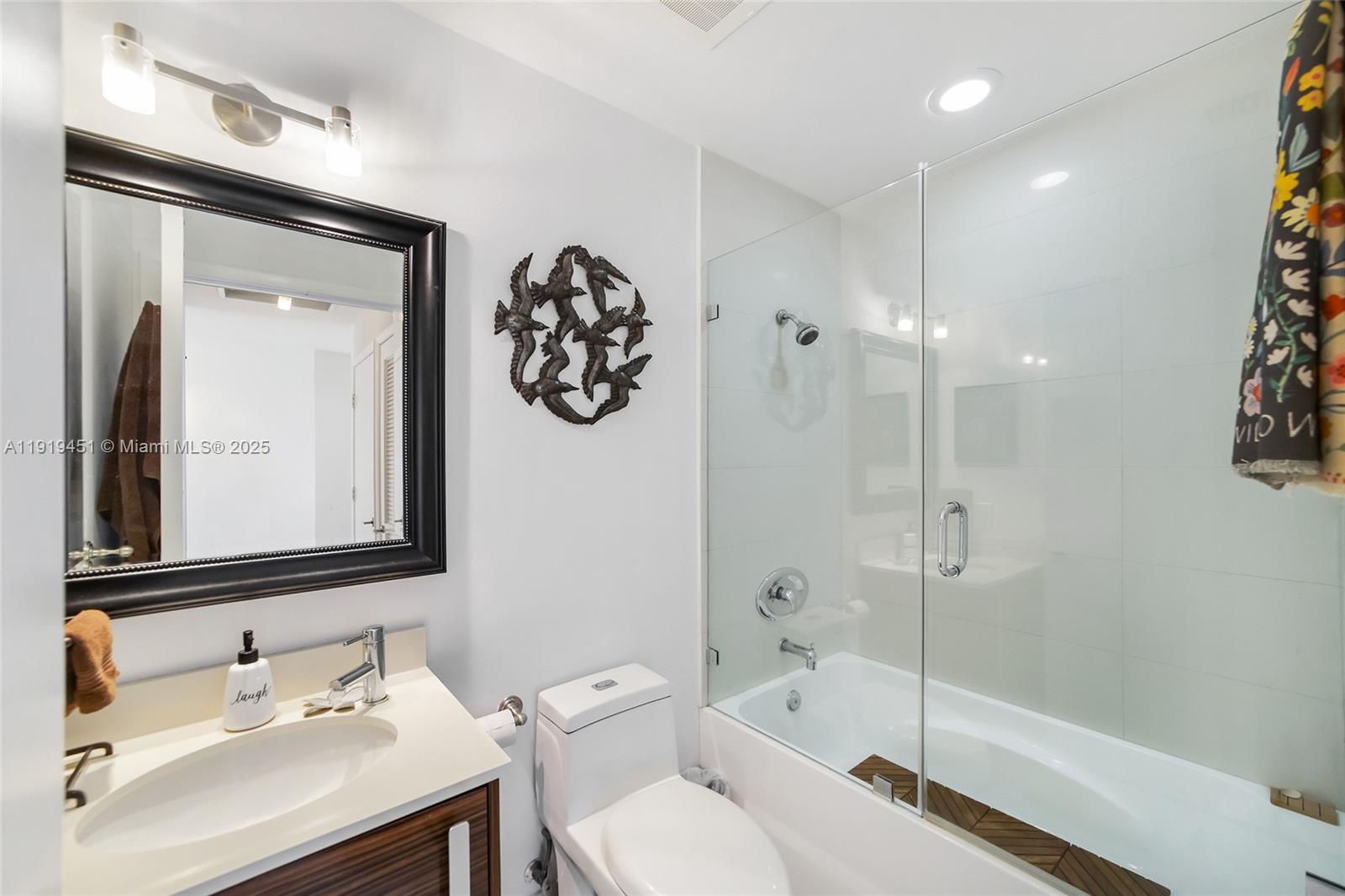 PARAMOUNT BAY CONDO - Residential