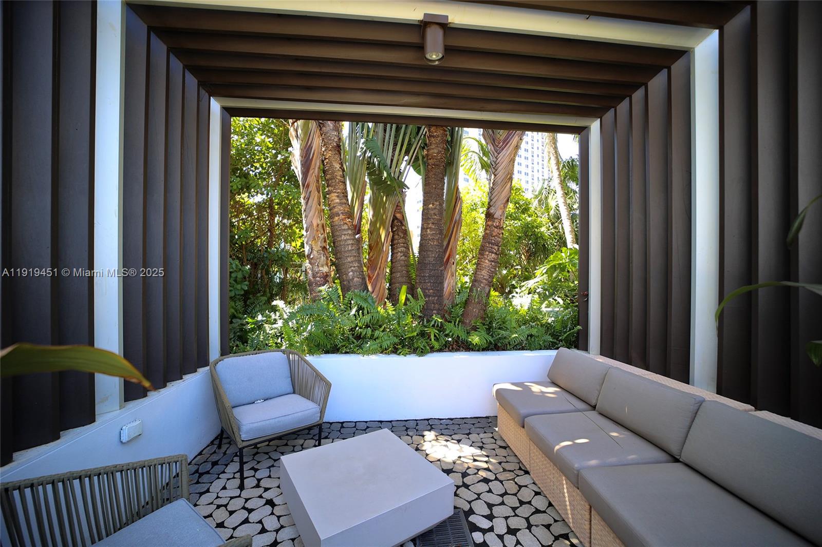 PARAMOUNT BAY CONDO - Residential