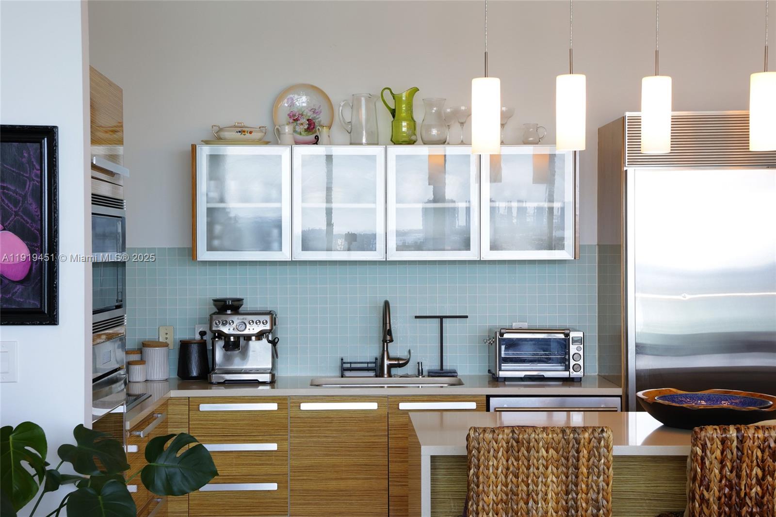 PARAMOUNT BAY CONDO - Residential