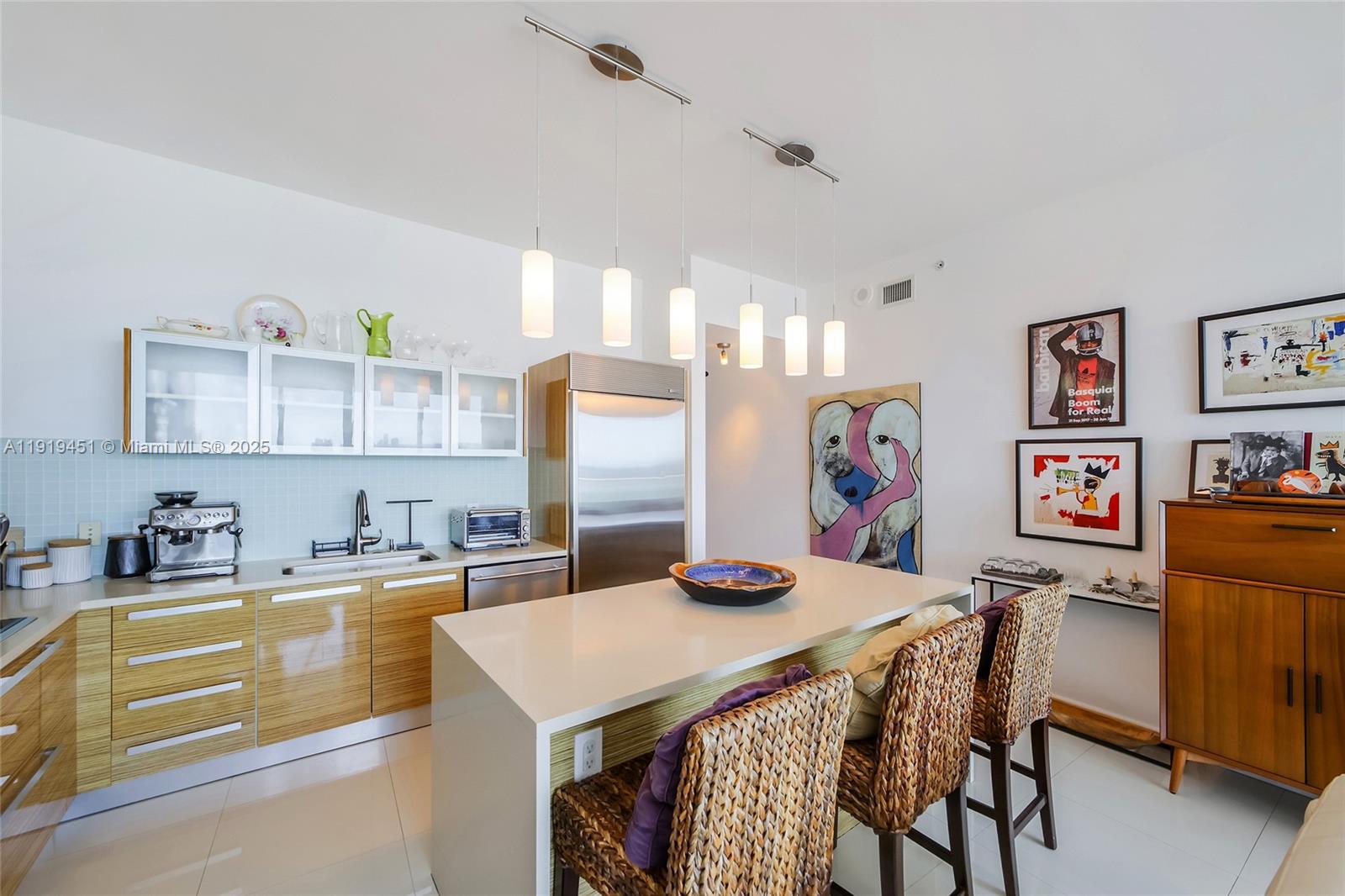 PARAMOUNT BAY CONDO - Residential