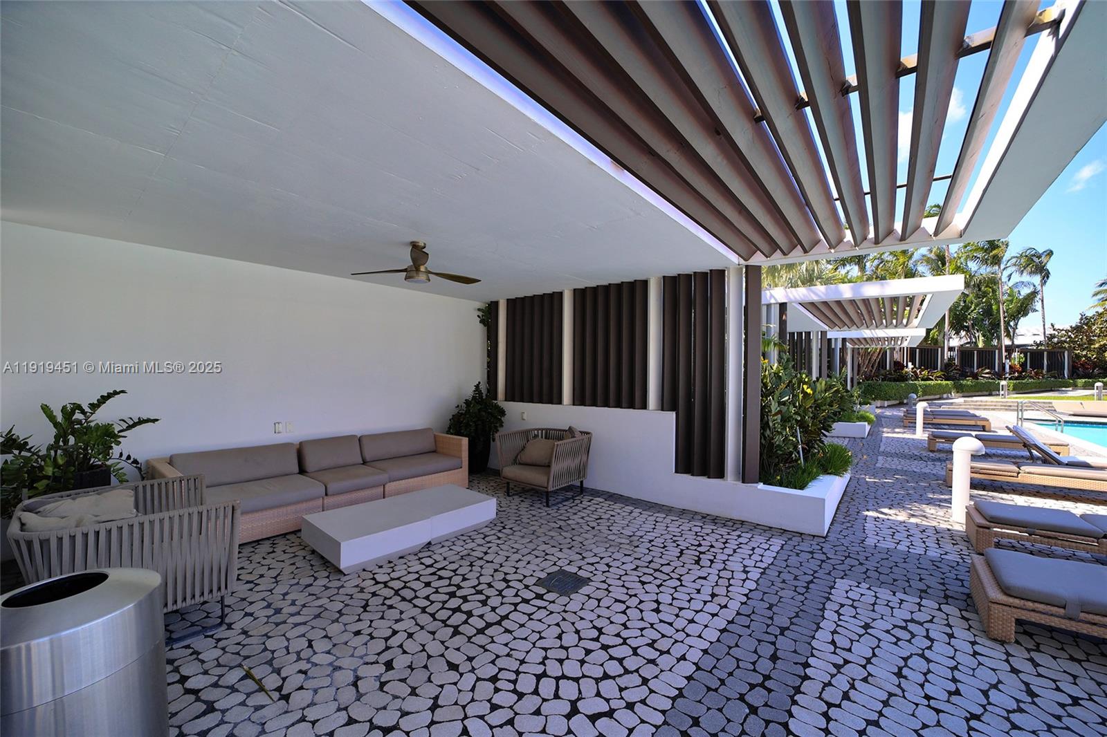 PARAMOUNT BAY CONDO - Residential