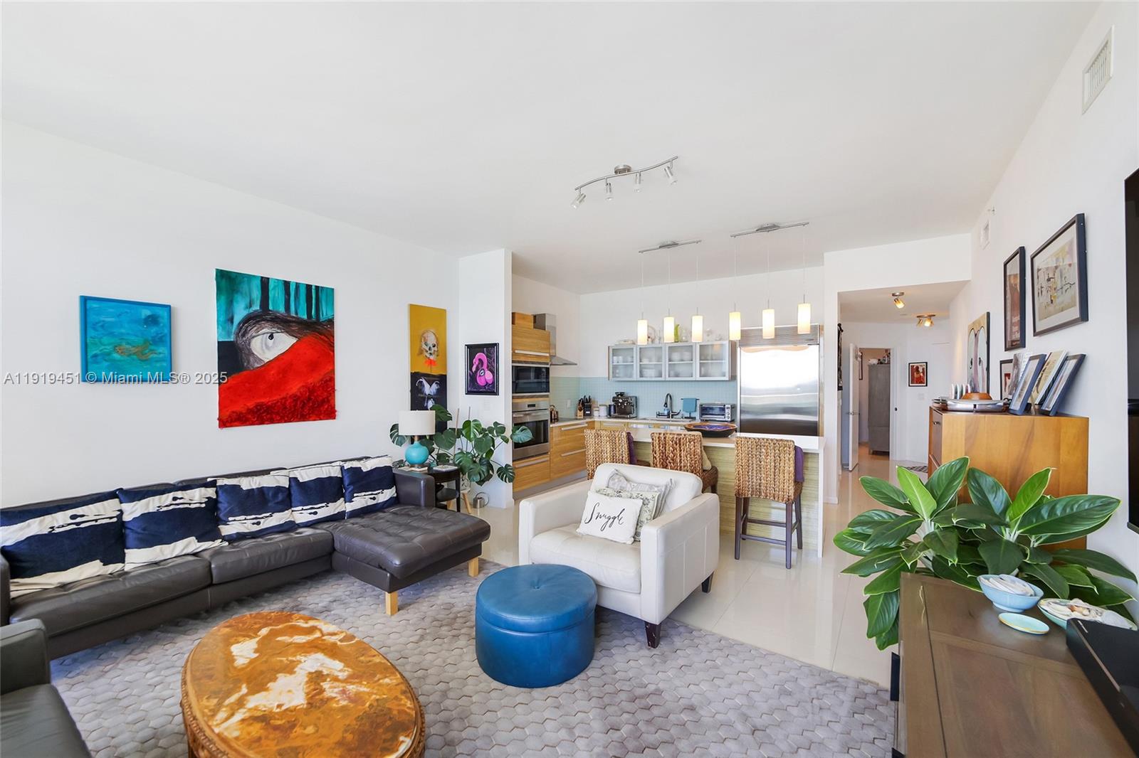 PARAMOUNT BAY CONDO - Residential