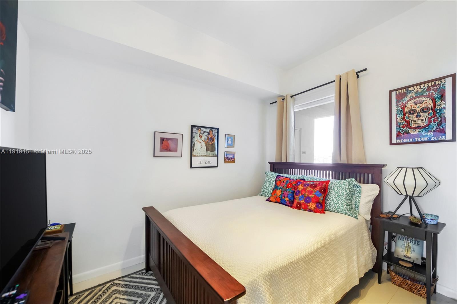 PARAMOUNT BAY CONDO - Residential