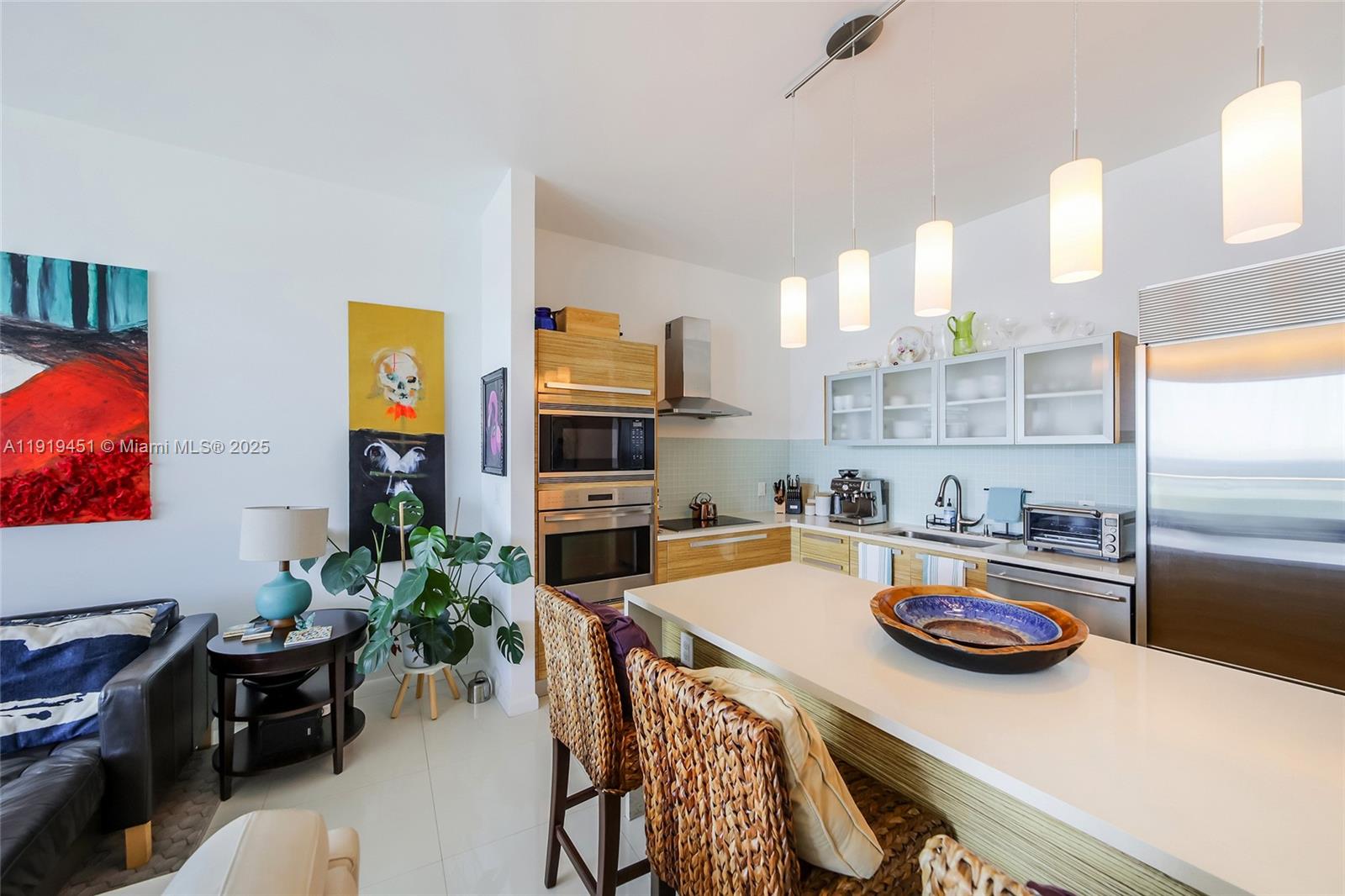 PARAMOUNT BAY CONDO - Residential