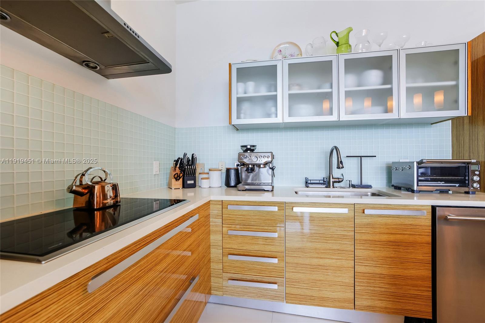 PARAMOUNT BAY CONDO - Residential