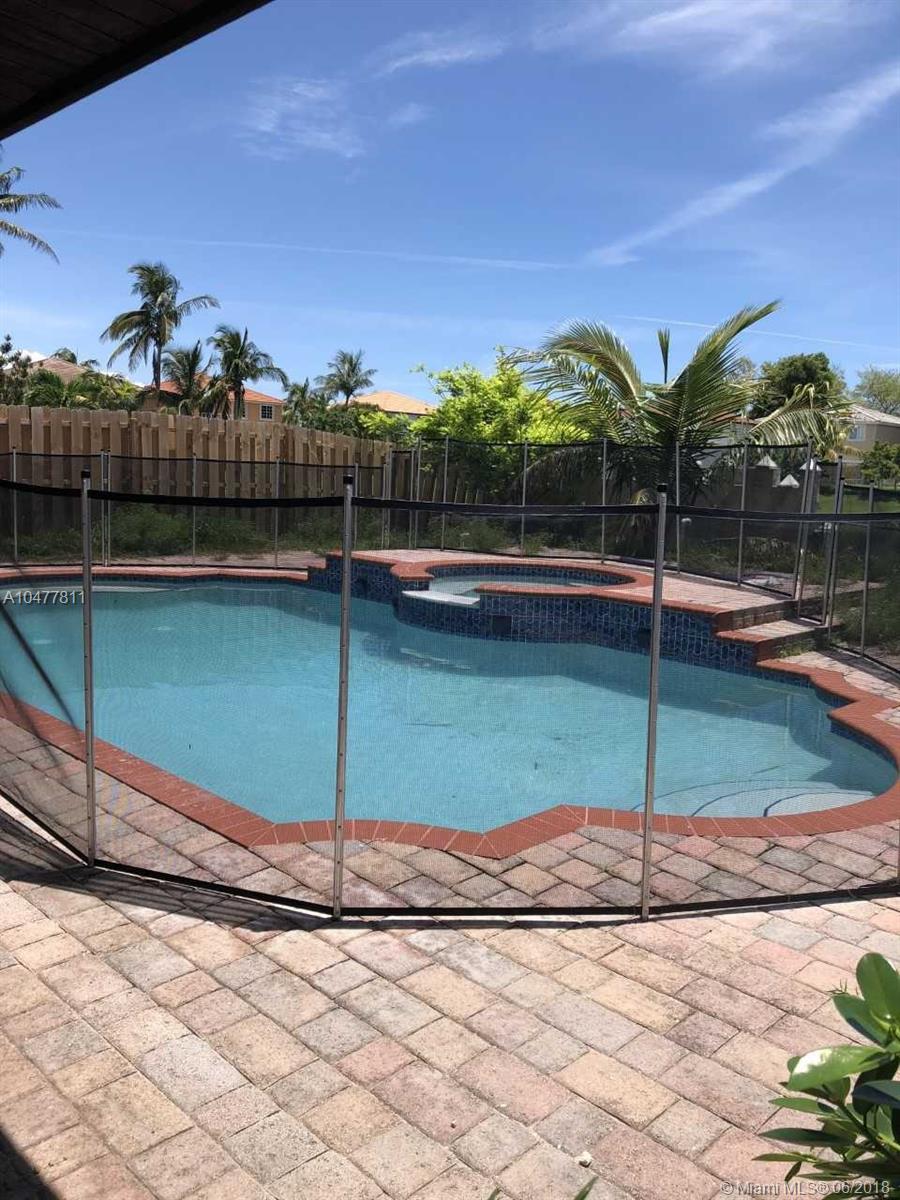 VILLAS OF OLD CUTLER - Residential