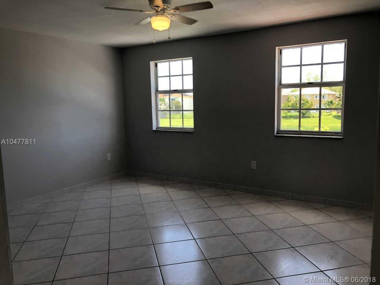 VILLAS OF OLD CUTLER - Residential