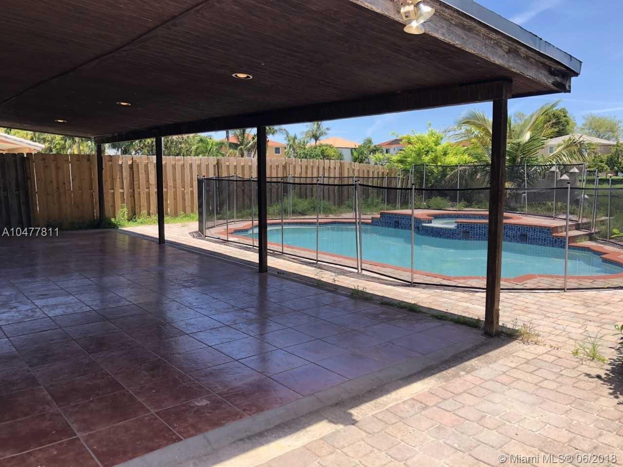 VILLAS OF OLD CUTLER - Residential