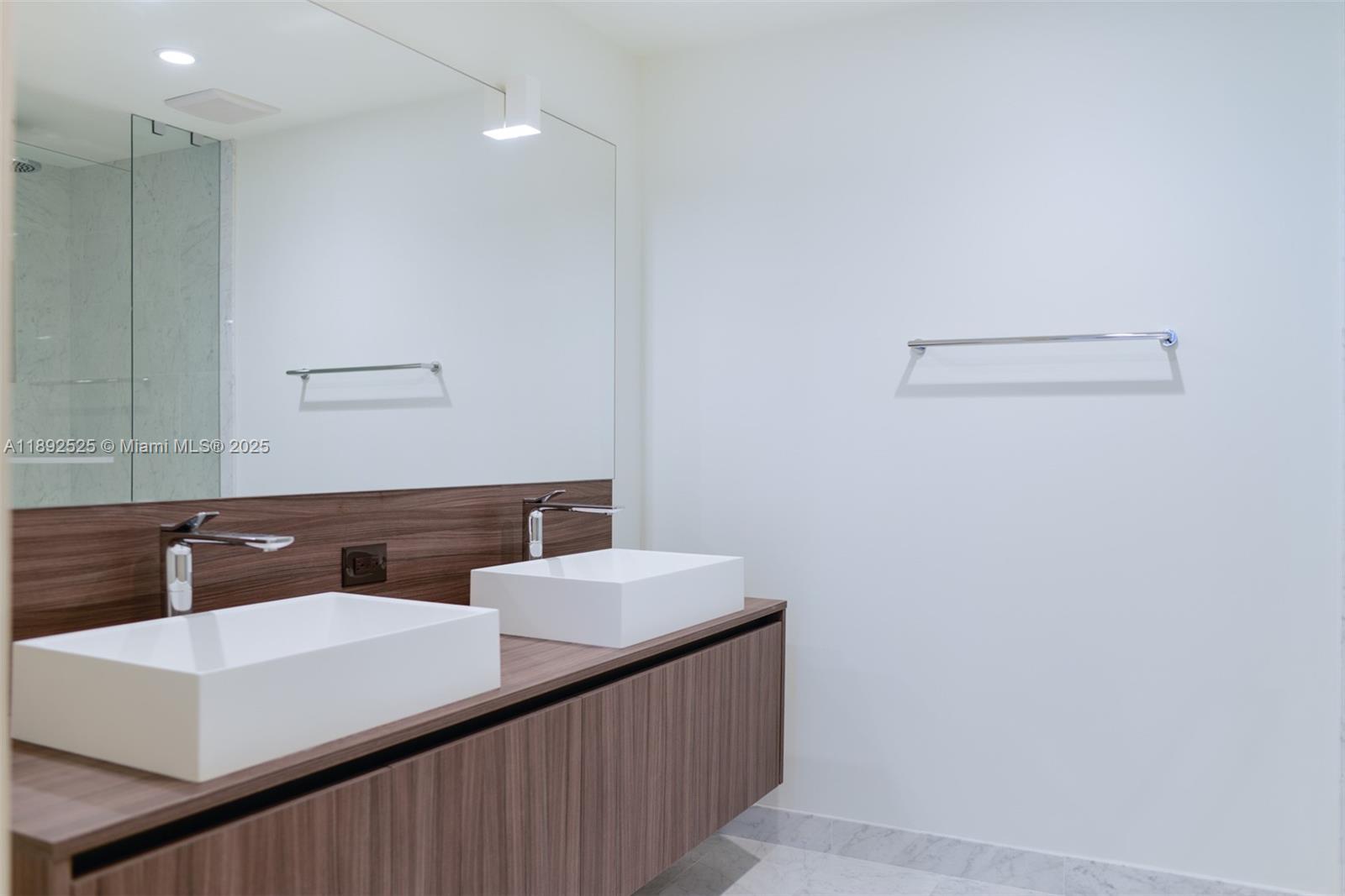 BRICKELL FLATIRON CONDO - Residential Lease