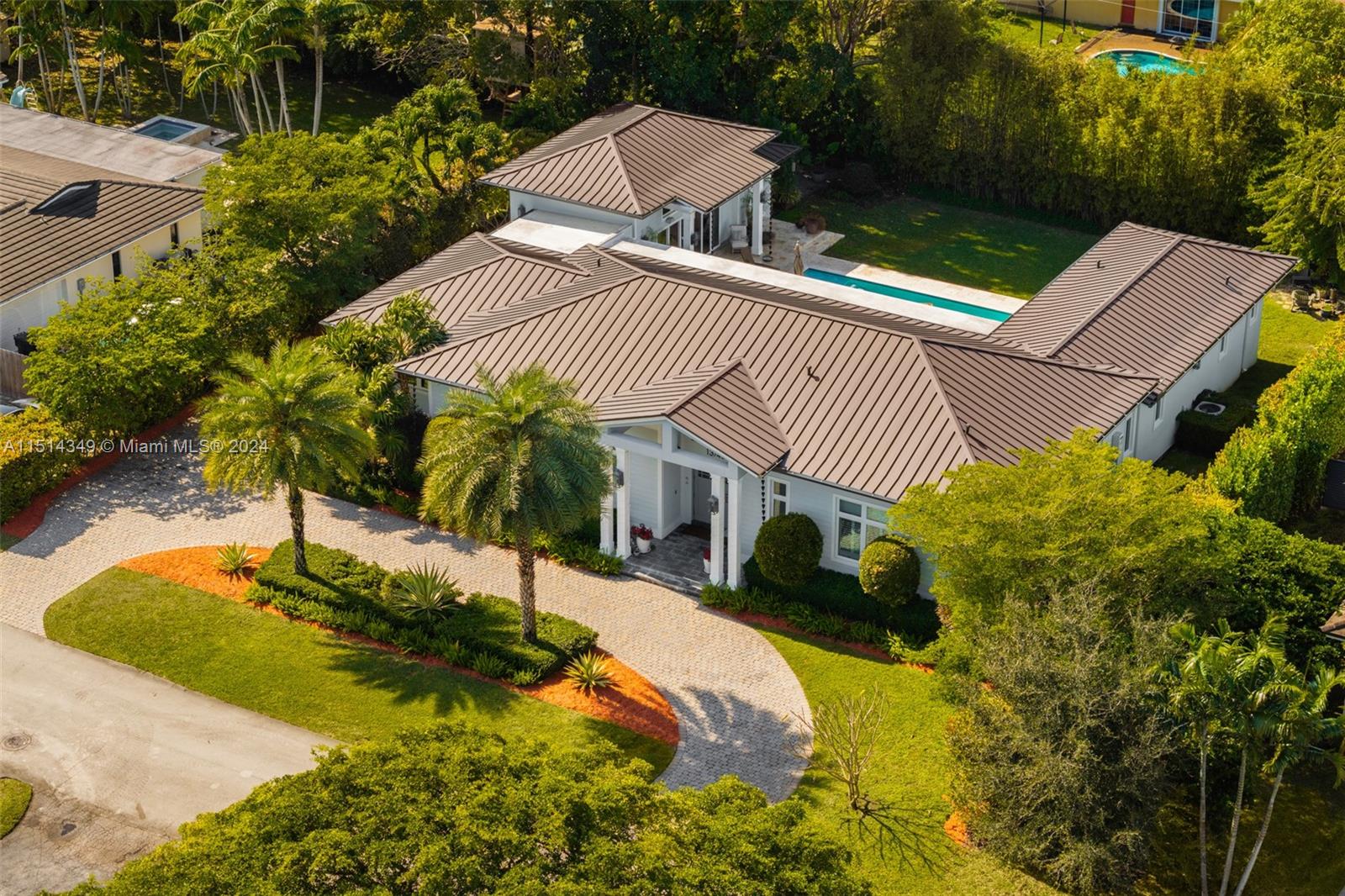 FAIRWAY MANORS - Residential