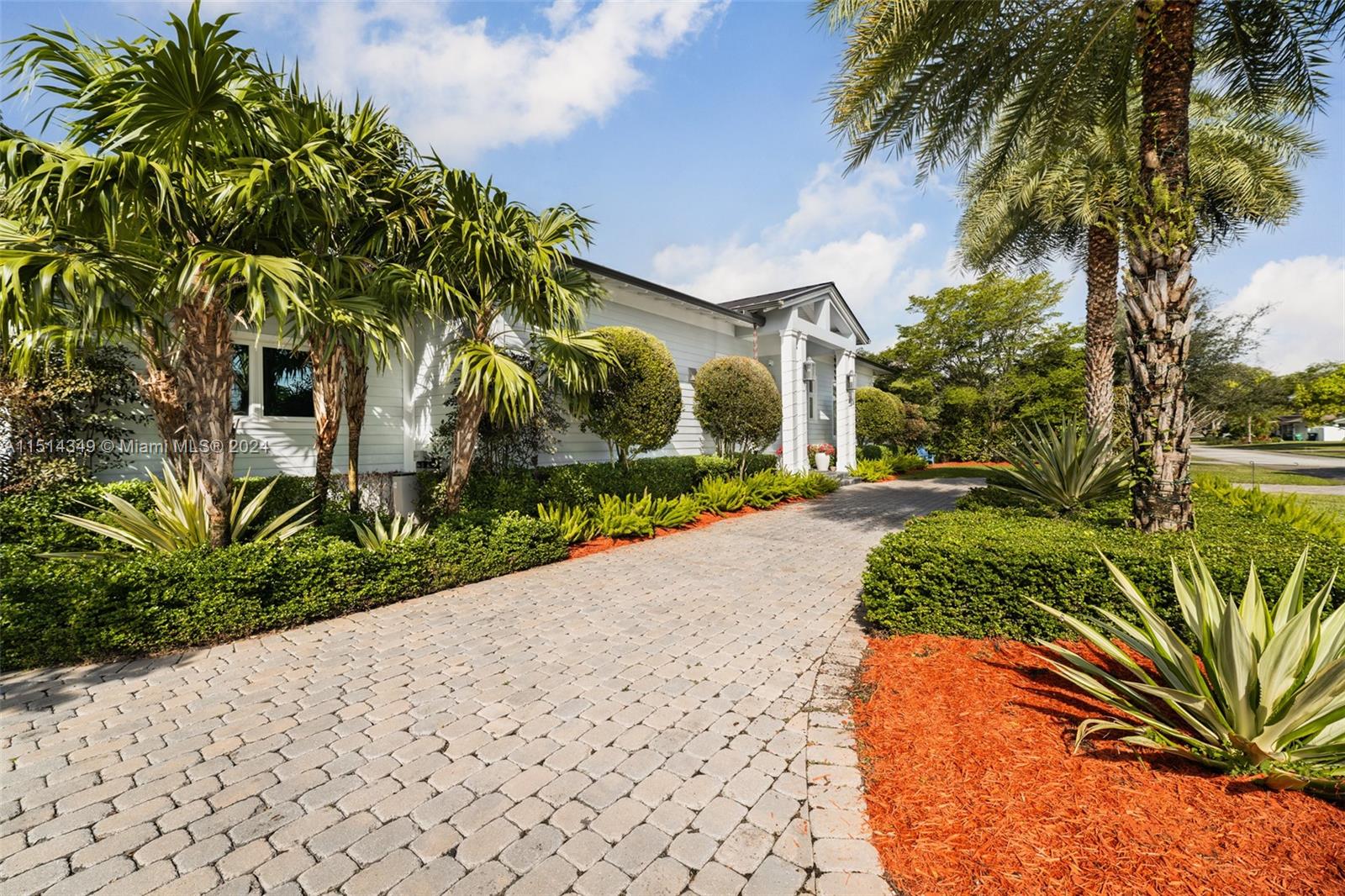 FAIRWAY MANORS - Residential