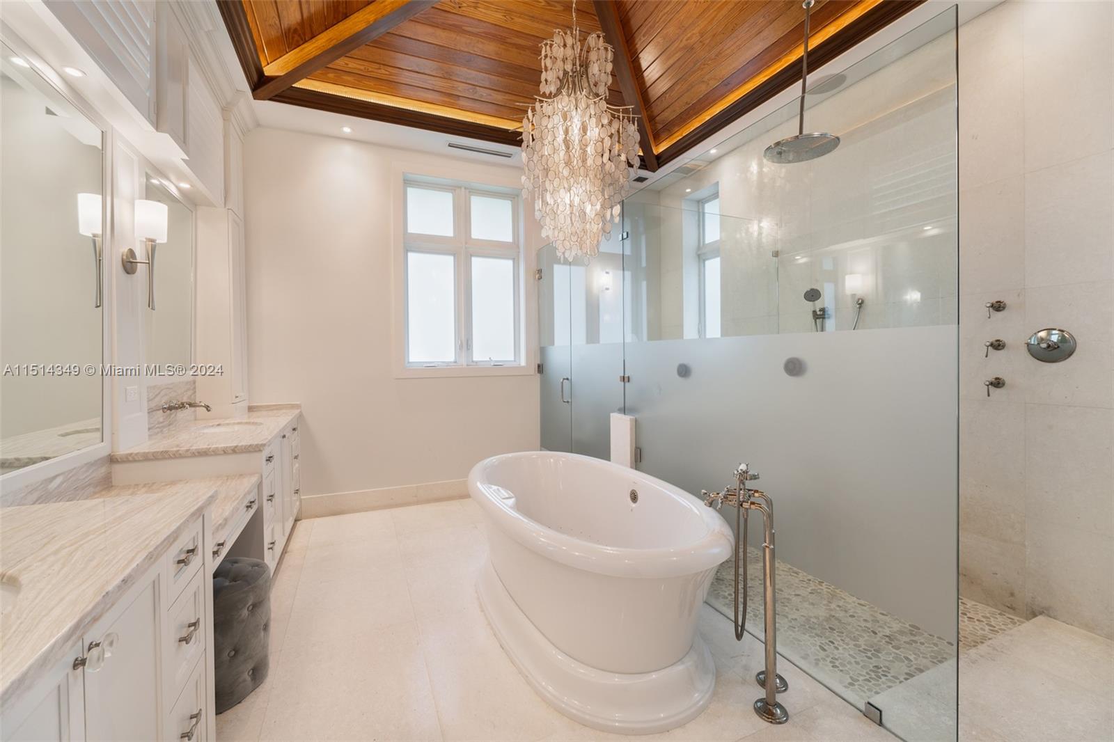 FAIRWAY MANORS - Residential