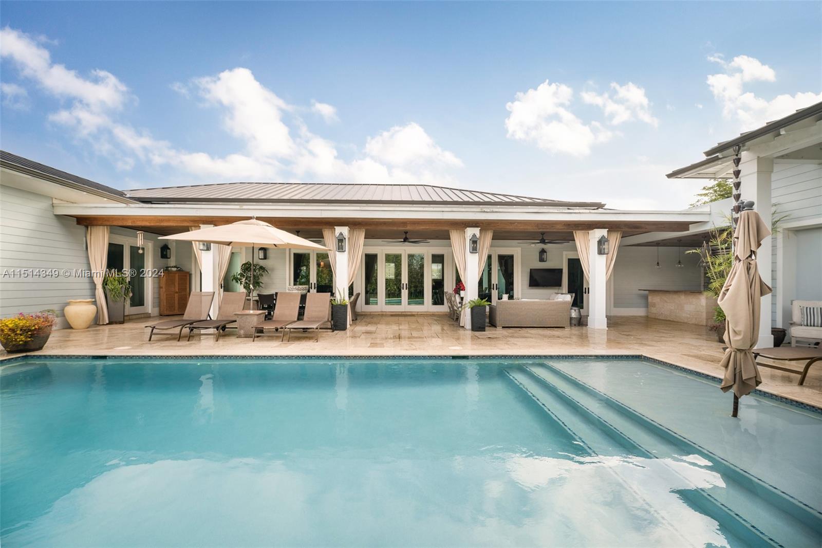 FAIRWAY MANORS - Residential