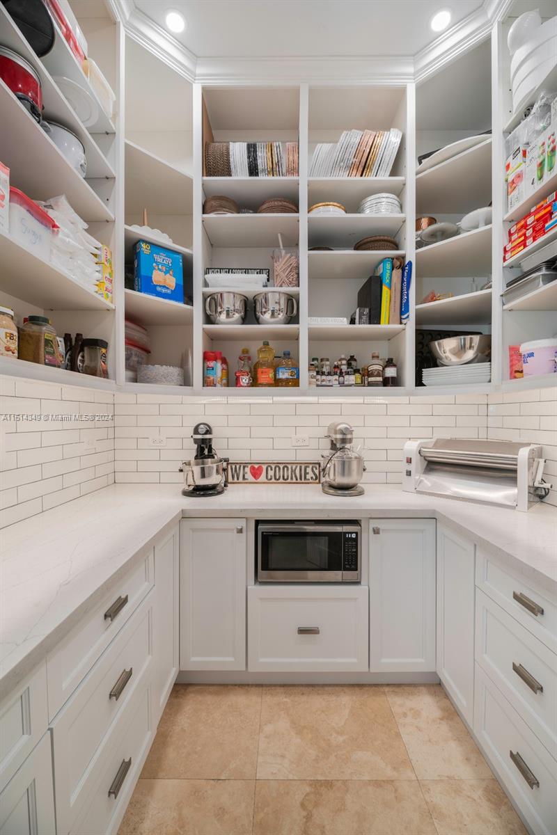 FAIRWAY MANORS - Residential